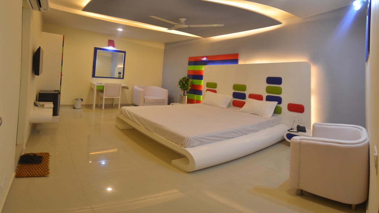 Hotel Barcelona Exotica Ahmedabad Exterior photo