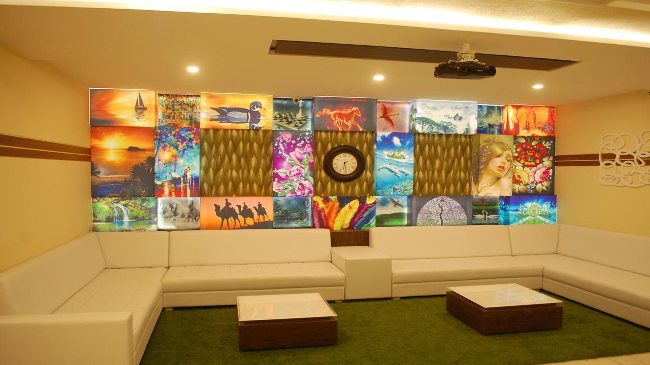 Hotel Barcelona Exotica Ahmedabad Exterior photo